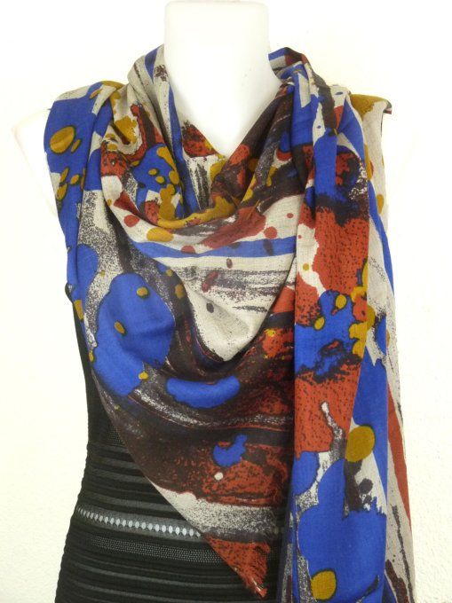 Etole pur cachemire motif moderne rouge bleu et gris imprimés main