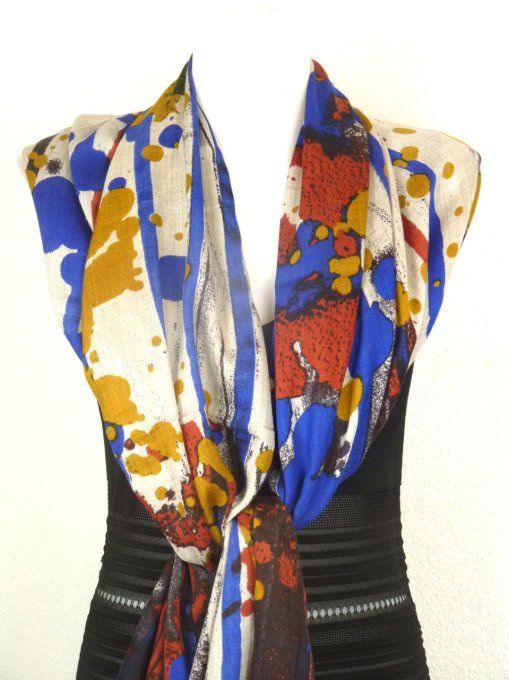 Etole pur cachemire motif moderne rouge bleu et gris imprimés main