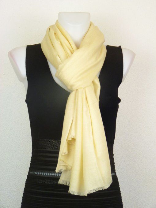 Etole pure cashemire de couleur crême