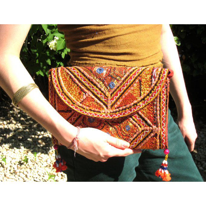 Pochette indienne dorée brodée main