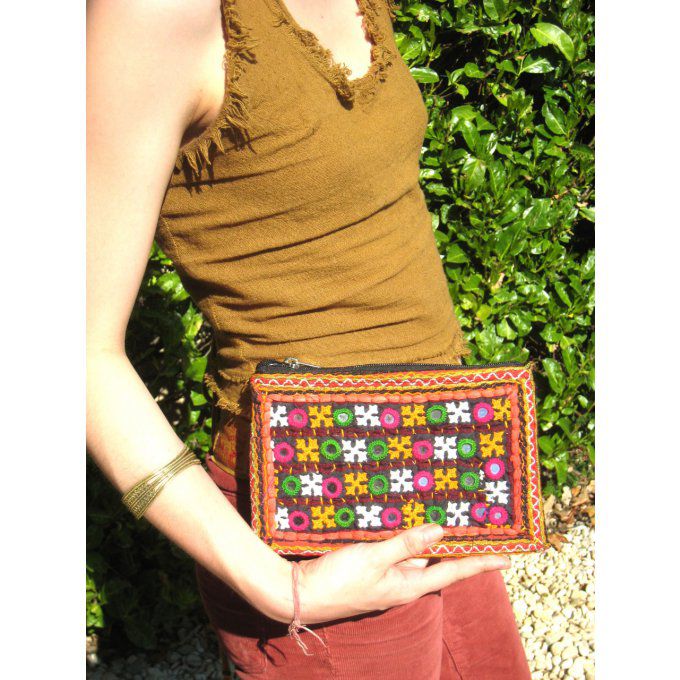 Pochette brodée multicolore